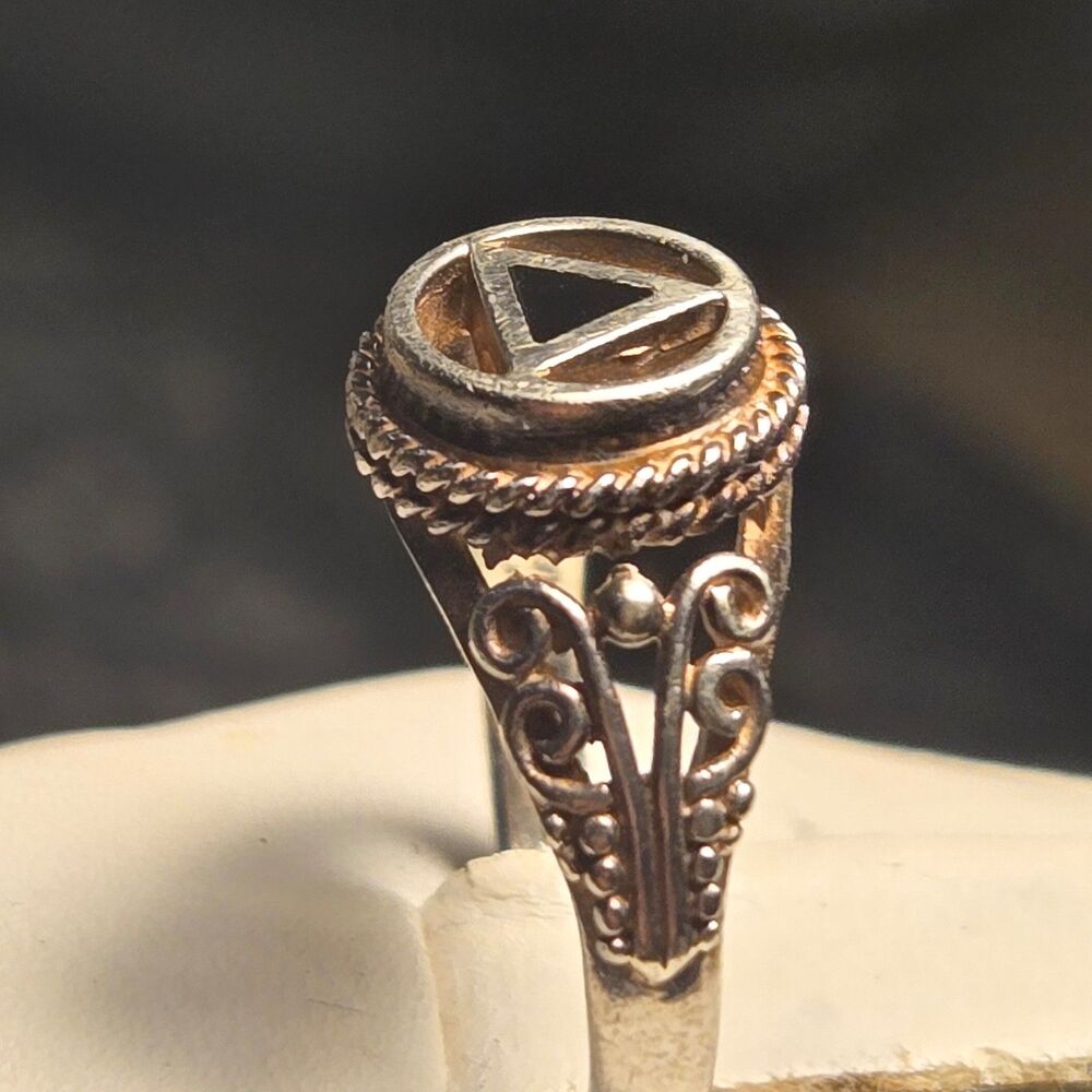 AA Recovery Vintage Sterling Silver Sz 4 - Picture 4 of 7
